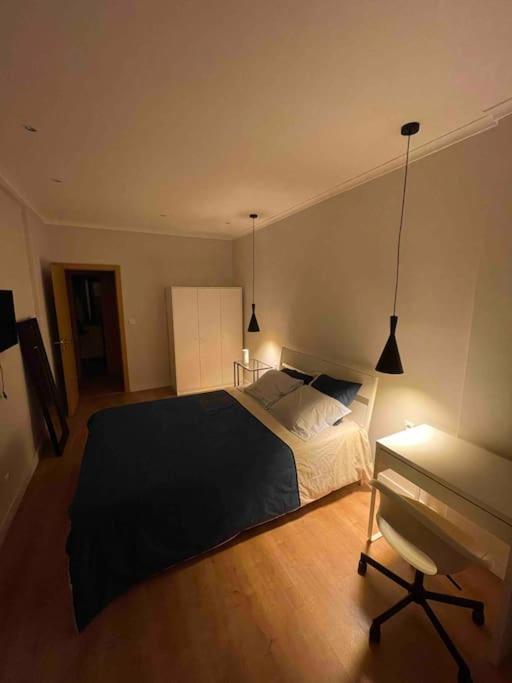 Quarto De Casal Close To Lisbon Flat Equipado Алмада Экстерьер фото