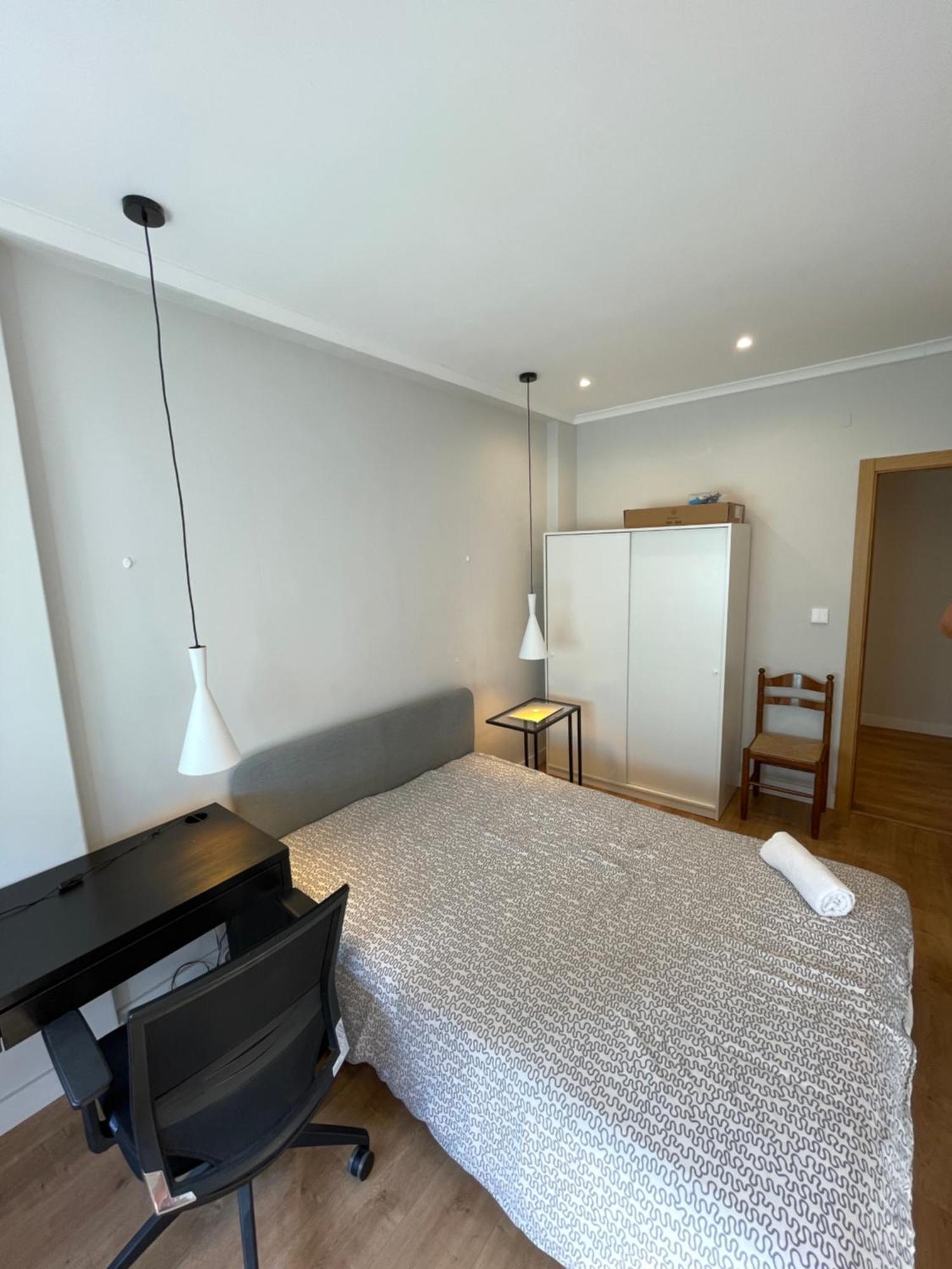 Quarto De Casal Close To Lisbon Flat Equipado Алмада Экстерьер фото